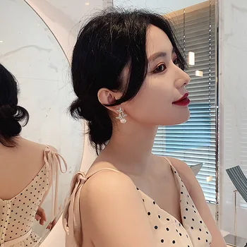 2020 elegante y único de múltiples Mariposa Colgante de Perlas Pendientes de la Moda de las Señoras de la joyería del partido de lujo cuelgan Aretes para mujer