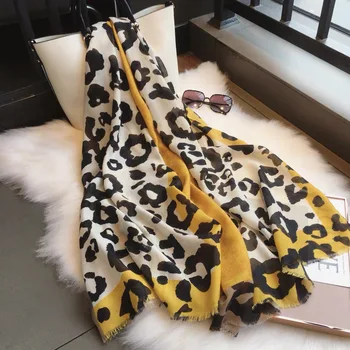 2021 Marca de Lujo de color Amarillo Leopard Punto de Fringe Viscosa Chal Bufanda de Señora de Alta Calidad para Envolver la Cabeza Pashmina Robó Musulmana con Hiyab 180*90 cm