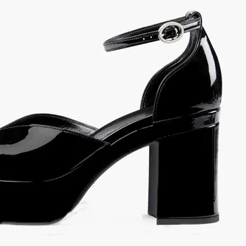 La marca del diseñador de bombas de super zapatos de tacón alto de la hebilla de la plataforma de las mujeres de las bombas de cosplay gótico punk lolita zapatos negro blanco sandalias de verano