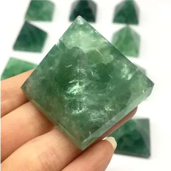 La Piedra Natural Cristal Mineral Fluorita Verde De La Pirámide De La Decoración Del Hogar De La Energía De La Amplificación De La Rueda De Pulso De Purificación De Reparación