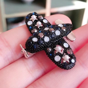 Lindo Avión Broches para las Mujeres de Perlas de Cristal de diamante de imitación Vestido de Traje Collar Pin de corea Moda Accesorios de Ropa Espacio de Regalos