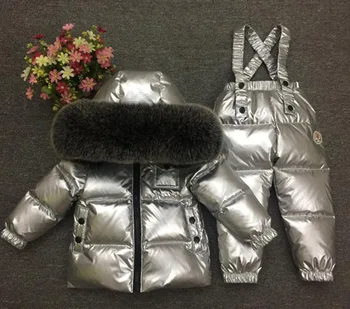 Los niños del conjunto de ropa de niños y niñas de abajo de la chaqueta de traje de plata de esquí traje de 2 piezas naturales de animales cuello de piel