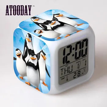 Los pingüinos de Madagascar Reloj de Alarma de Luz Led de 7 Cambio de Color de la Pantalla Lcd del Reloj de Mesa de la Plaza Digital Vintage