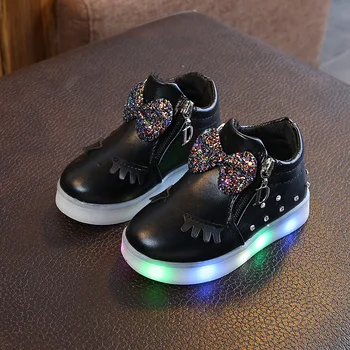 Nueva Marca de Niño Luminoso Zapatillas de deporte de la Princesa de los Niños de Parpadeo del LED Con Pajarita Niñas Zapatos Casual Zapatos con Luces de tamaño 21~30