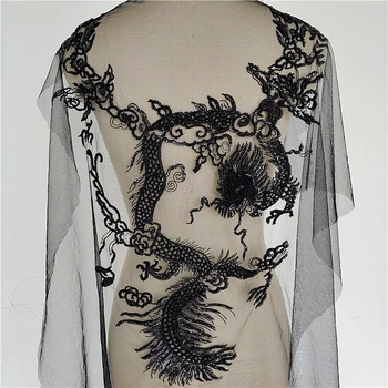 Nuevo sexy de lujo negro de malla bordado con cuentas apliques el parche de lentejuelas auspicioso en la nube dragón vestido de apliques de tela