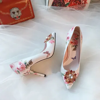 Primavera verano de diamante de imitación Zapatos de las Mujeres del bordado de la flor de 10 cm 6 cm de alto tacón Bombas de diseño de la pista de novia de cristal de la boda zapatos de